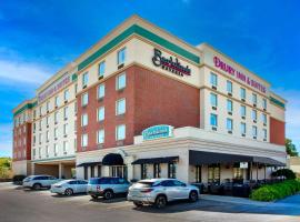 Drury Inn & Suites St. Louis Forest Park, hotel u gradu Sent Luis
