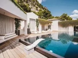 Spacious villa with breathtaking views
