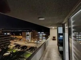 Exclusivo Departamento con Vista Panorámica al Mar a Solo 50 Metros de la Playa