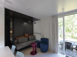 Chalet in Baalse Hei with Modern Comforts, hotel v destinaci Turnhout