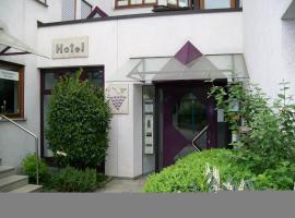 Hotel Gasthof Traube, budget hotel sa Kernen