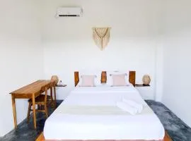 Turtle House Surf & Stay