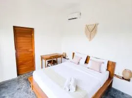 Turtle House Surf & Stay