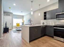 221 Modern 1BR Apt Walk to NJT