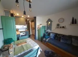Studio rénové à Valfréjus, proche télécabine et commerces - FR-1-561-134