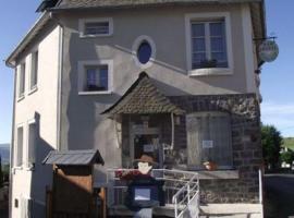 Auberge Le Cheylet, hotel v destinaci Apchon