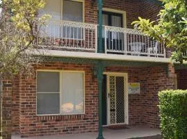 Birchgrove Terrace 1 - Bring your own linen