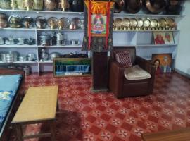 Gurung Ghachok kitchen and lodge, hótel í Ghāchak