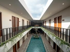 Miles Coliving Bali, close to Seminyak and Canggu, khách sạn ở Kerobokan