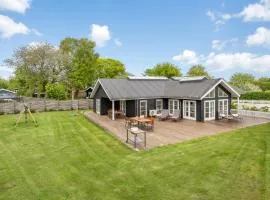 Lovely Home In Rødvig Stevns With Wifi