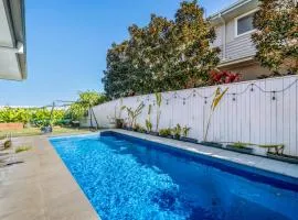 Riviera - Pool & quick walk to centre