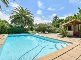 Gorgeous Home In Arles With Wifi