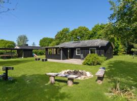 3 Bedroom Amazing Home In Storvorde, spahotell i Storvorde