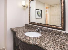 Baymont by Wyndham Dallas South-DeSoto, ξενοδοχείο σε DeSoto
