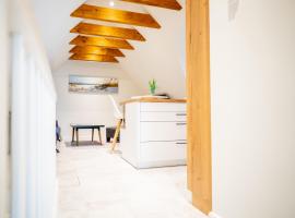 Kapitänshaus - Boje, hotel in Born