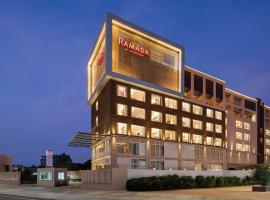 Ramada by Wyndham Gorakhpur Gorakhnath Mandir Road, hotel v destinaci Gorakhpur