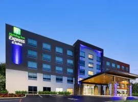 Holiday Inn Express & Suites Waynesboro East