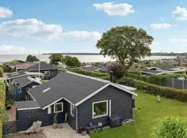 2 Bedroom Cozy Home In Juelsminde