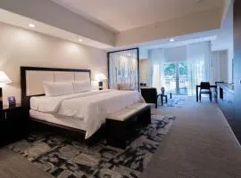 Doral Pool 1407 by WaveProperties