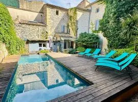 CHAMBRE DANS MAISON DU XVII eme PISCINE BILLARD CHEMINEE
