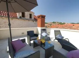 Three-Bedroom Holiday Home In Blato