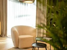 Penthouse Lebada Lake View