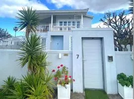 Beach House on 5th Hermanus