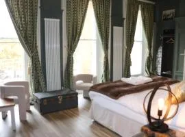 Rooms on The Prom