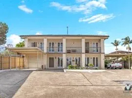 KozyGuru | Thornleigh | Charming Two-Bed Townhouse