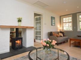Old Powdermill Cottage, hotel v destinaci Tighnabruaich
