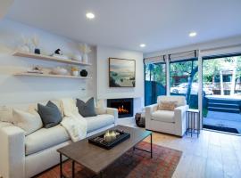 Renovated 2 BR Aspen Condo Ski-in out, hotel v destinaci Aspen