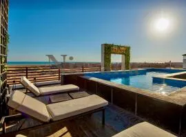 Luxury 95m Penthouse - Boutique Resort & Wifi