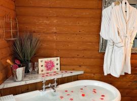 Kaoglen Doe-Feature Bathroom-Cairngorms-Pets Allowed, hotel v destinaci Balnald