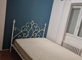 Une chambre, hotel u gradu Bédarrides