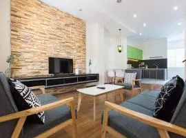 Landed 3BR Home Near Beach, Seafood & Fisherman Village