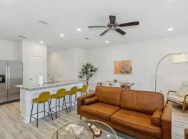 New Home near UWF & PNS Beach!