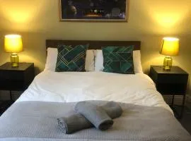 City Centre One Bedroom Apartment Free Parking And internet