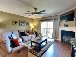 Peaceful River View Cedar Lodge 604