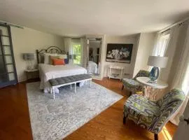 Trouvaille House Sweet Suite