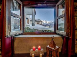 Alpine Essence, typical mountain style apartment CIR AYAS0036, hotel em Champoluc