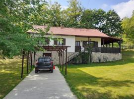 Casuta de pe deal, hotel en Băiculeşti