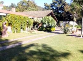 casa de campo temporario, hotel en Yala