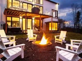 Chalet Peak Tremblant: Your Mountain Escape.