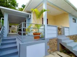 Taylor's Retreat - 5min to Sandals Resort & Beach