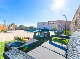 Villa Waterfall Krka, khách sạn ở Bogatić