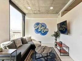 Downtown Lux Bldg - Rooftop Pool-hottub - King bed