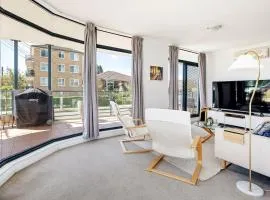 The Wellington - A Beachside Balcony Haven