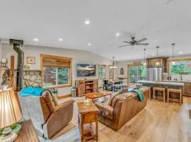 Tahoe Retreat with Scenic Views and Spacious Deck