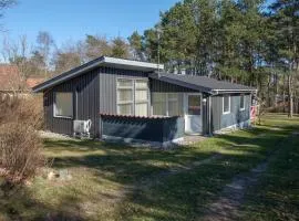 Stunning Home In Knebel With 3 Bedrooms, Sauna And Internet