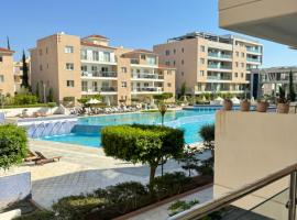 Modern Vacation Home at Elysia Park, hotel in Paphos City